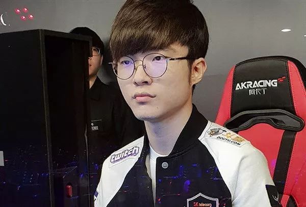 这一决定背 这一决定背