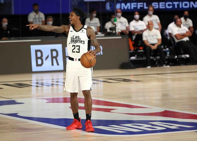 队凭借整体 队凭借整体